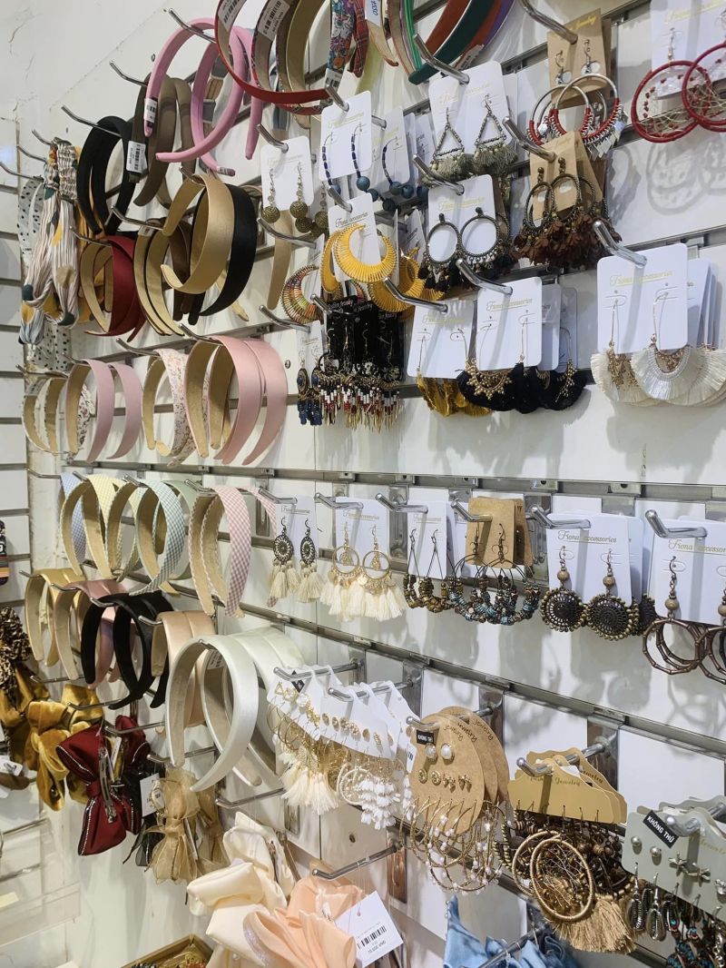 fiona_accessories