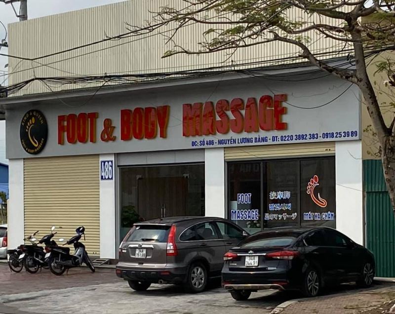 Foot massage king & queen