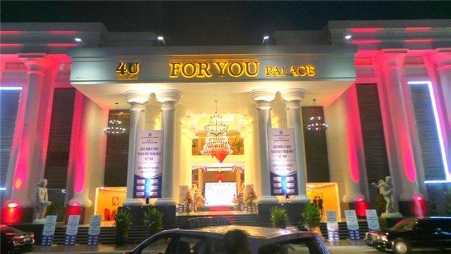 Mặt trước của For You Palace
