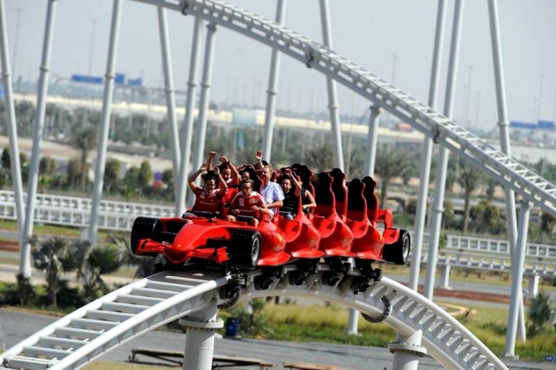 Tàu lượn nhanh nhất thế giới Formula Rossa