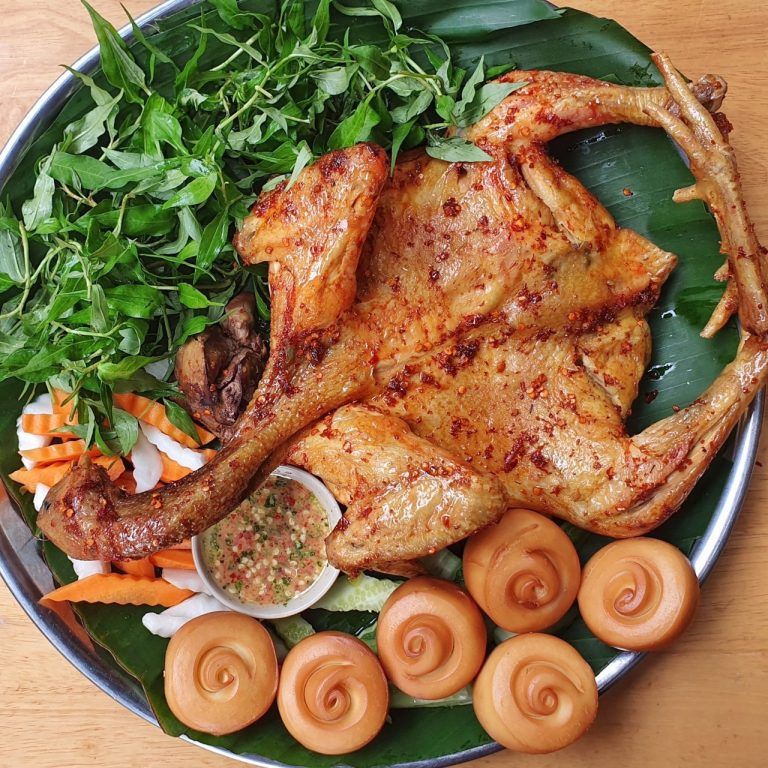 Gà nướng Suối Tre