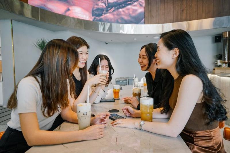 Ngoài tình mẫu tử, tình thầy trò, thì tình bạn là một nhu cầu rất lớn của con người sống trong xã hội.