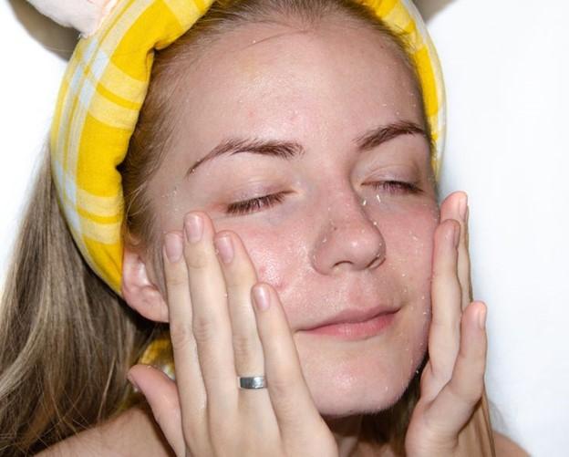 Gel tẩy tế bào chết trên da