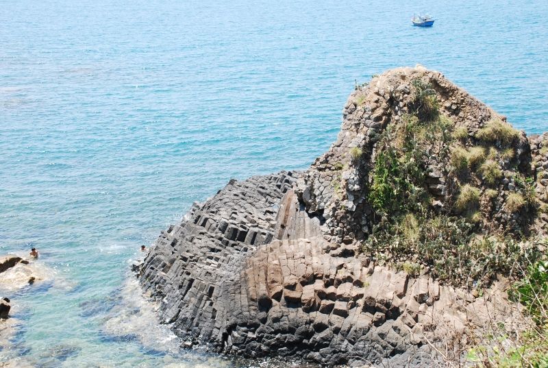 Ghềnh Bàng Đà Nẵng ngày nắng