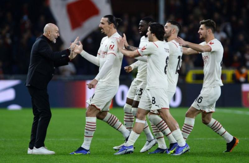 Giúp AC Milan có 3 điểm, Ibrahimovic muốn gia hạn hợp đồng với đội bóng. (Ảnh: báo Người lao động)
