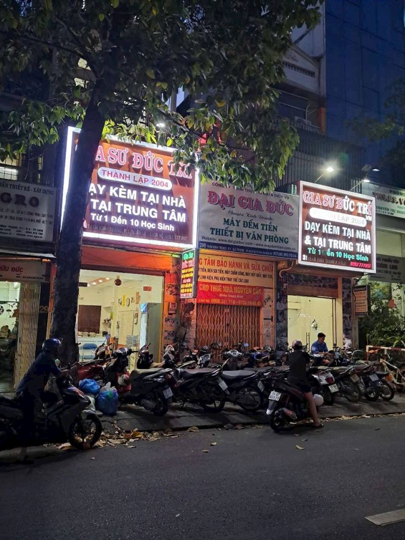 Gia Sư Đức Trí
