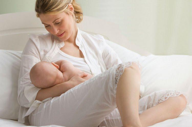 Nuôi con bằng sữa mẹ tránh nguy cơ bị bệnh tiểu đường