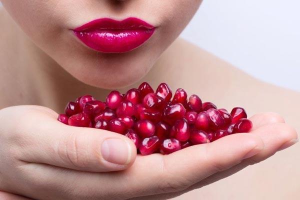 Hợp chất polyphenolic trong lựu là chất chống oxy hóa mạnh mẽ có thể trì hoãn quá trình lão hóa.
