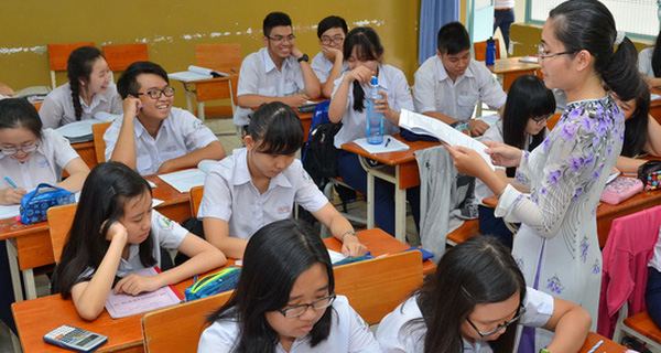 Giáo viên cấp 3 – Trung bình: 7 – 10 triệu/tháng