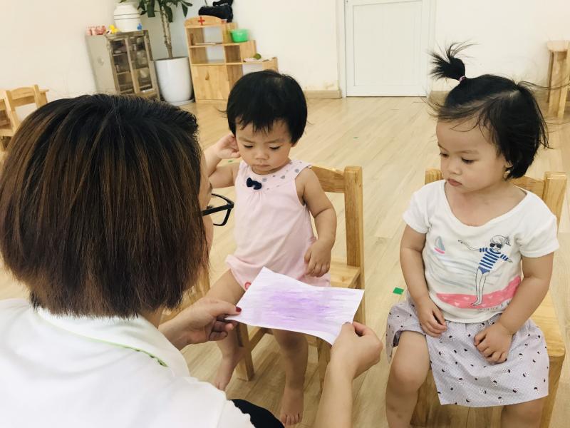 Giấy không bị ướt khi tô sáp màu