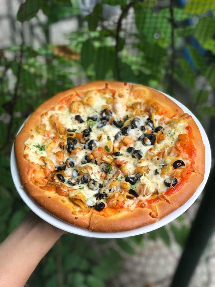Gin's Pizza