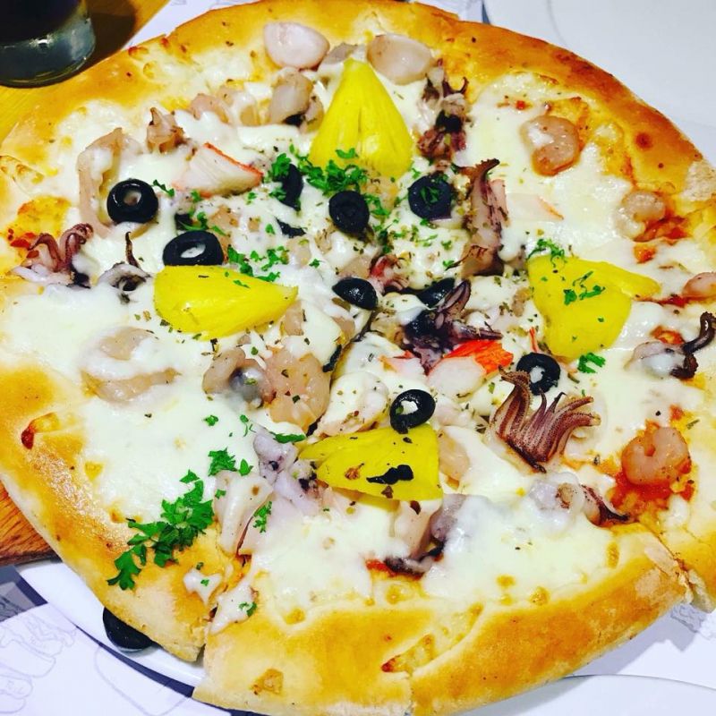 Gin's Pizza