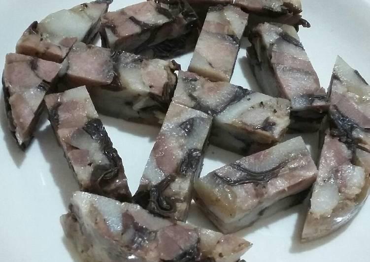 Giò xào là món không thể thiếu trong bữa cơm ngày Tết cổ truyền của Việt Nam