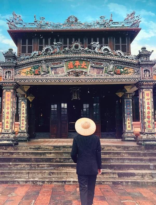 Giữ gìn sự tôn nghiêm khi đến tham quan đền, chùa
