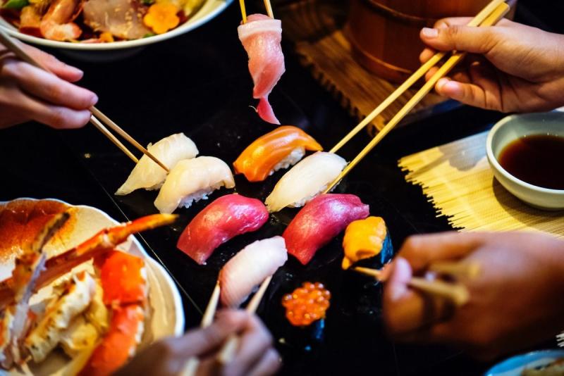 Giữ lịch sự khi ăn uống