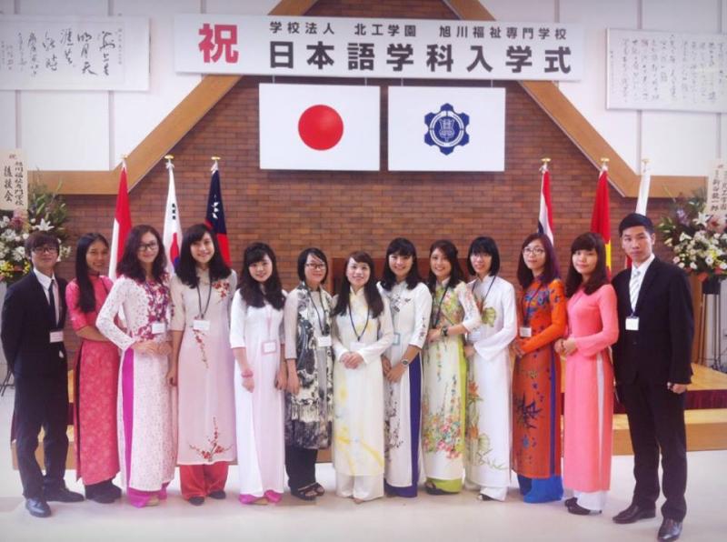 Giữ mối quan hệ tốt với các du học sinh Việt Nam