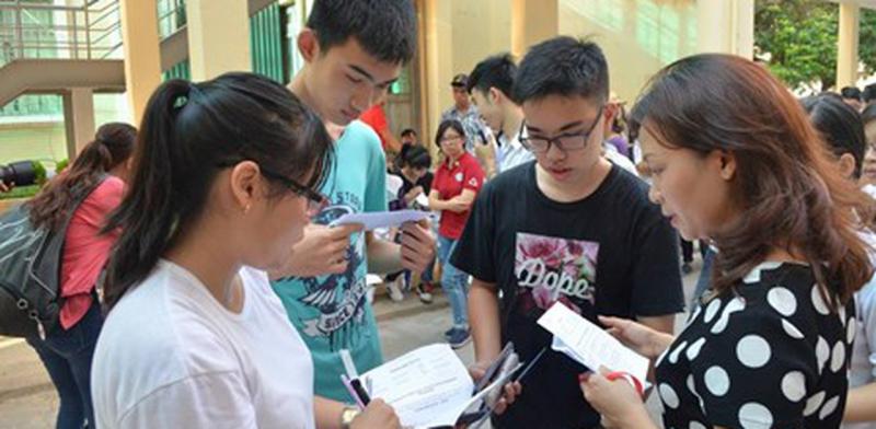 Chuẩn bị tâm lý sẵn sàng ngay từ ngoài phòng thi