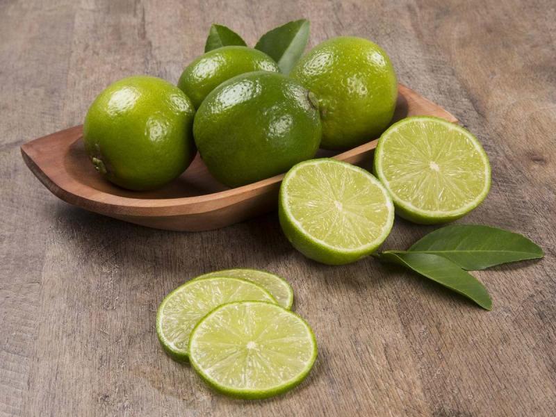 Môi căng mọng nhờ chanh tươi