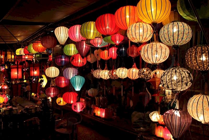 Góc máy rộng giúp cho background của bạn trở nên lung linh hơn
