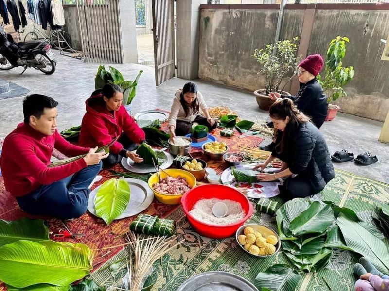 Phong tục gói bánh chưng ngày Tết