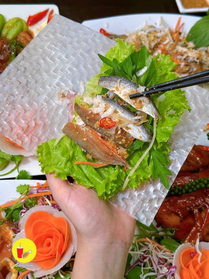 Gỏi cá trích Cô Tư