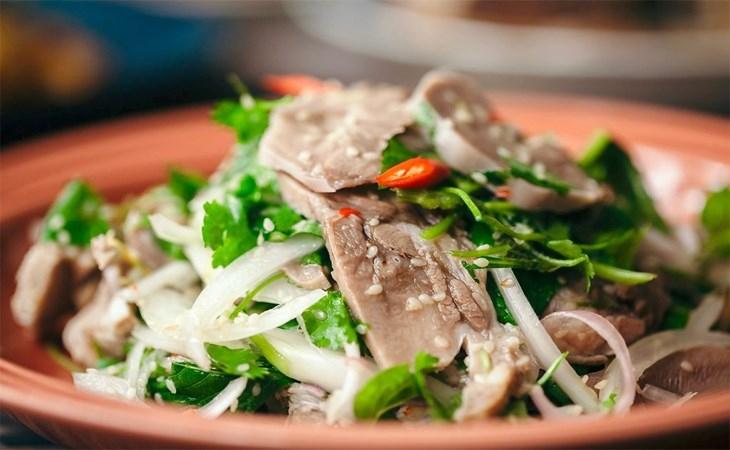 Gỏi lưỡi heo hành tây
