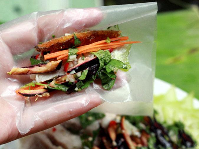 Gỏi trám đen