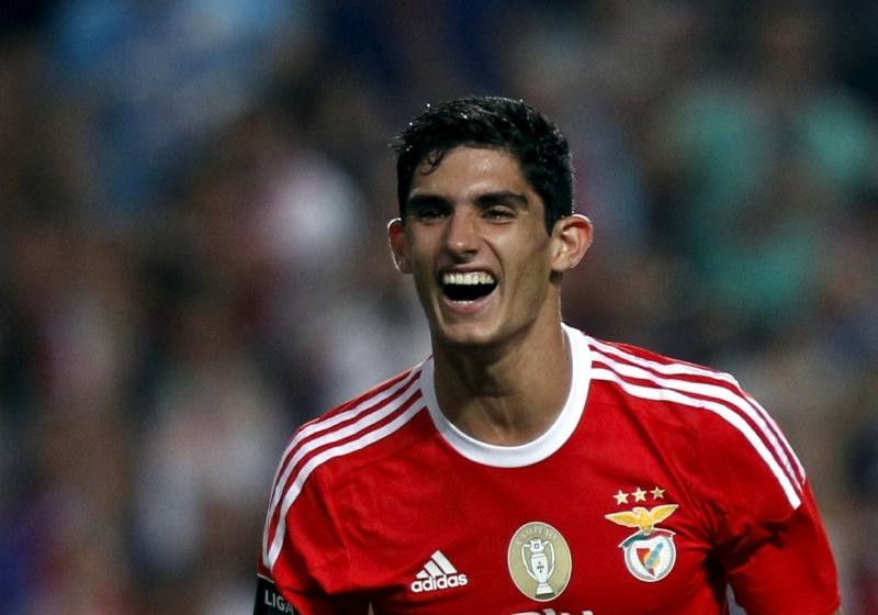 Goncalo Guedes đang được Manchester United theo đuổi