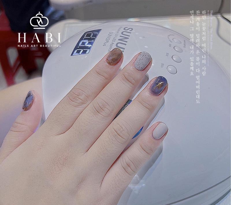H A B I NAILS
