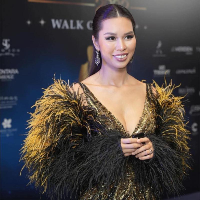 Siêu mẫu Hà Anh