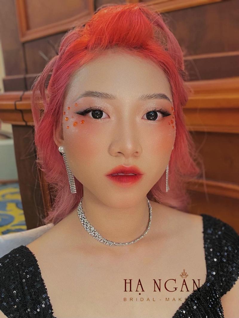 Hạ Ngân Bridal & MakeUp Artist