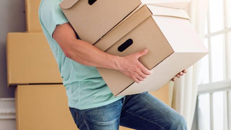 Hạn chế làm việc nặng là một trong những điều bạn cần biết để phòng ngừa bệnh trĩ hiệu quả