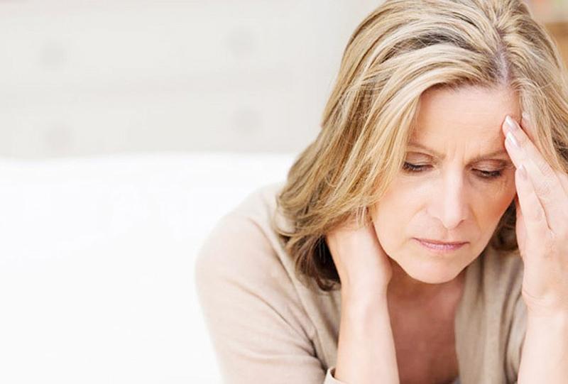 Mãn kinh được coi là một khoảng thời gian nội tâm, có nghĩa là phụ nữ sẽ muốn dành nhiều thời gian ở một mình hơn để trải qua những thay đổi về cảm xúc.