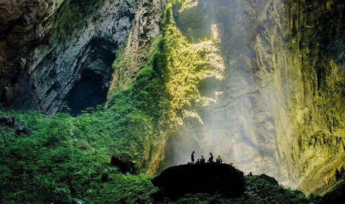 Bên trong hệ thống hang động kỳ vĩ của Sơn Đòong là một hệ sinh thái đa dạng