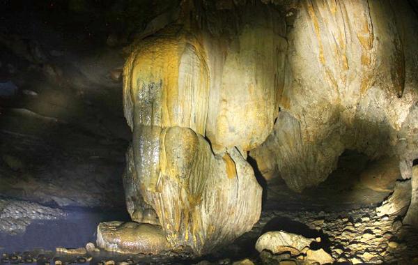 Vẻ đẹp của hang Lạng