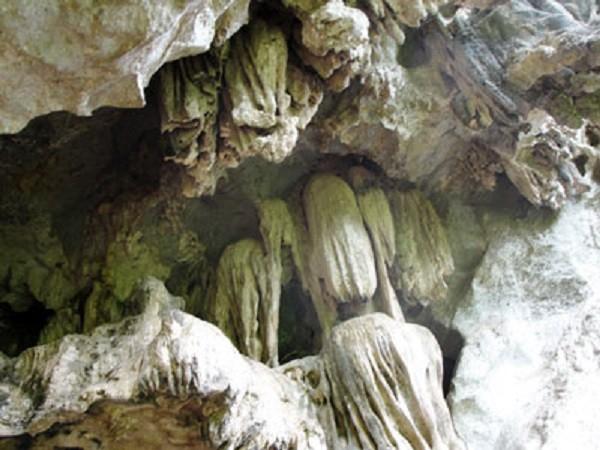 Hang Thẩm Ồm - Qùy Châu
