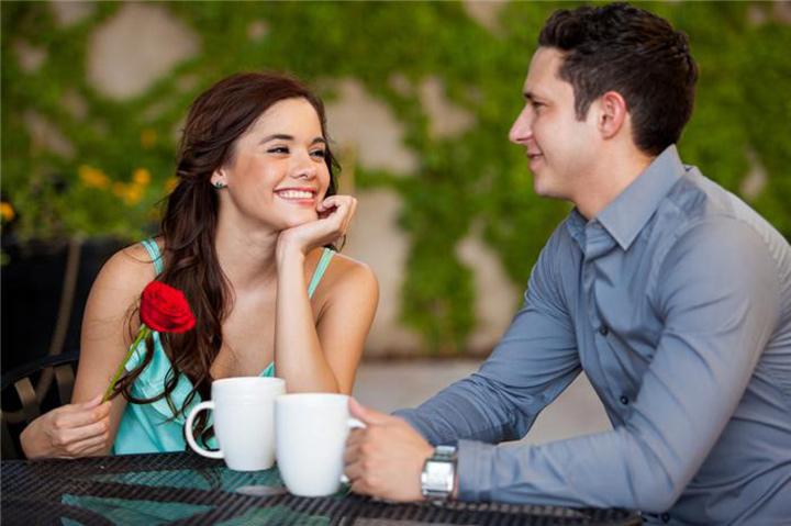 Dẫn bạn đến những nơi mà họ từng hẹn hò trước đây