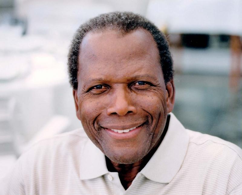 Ở hạng mục dành cho nam, Sidney Poitier là nam diễn viên da màu đầu tiên vinh dự giành Oscar