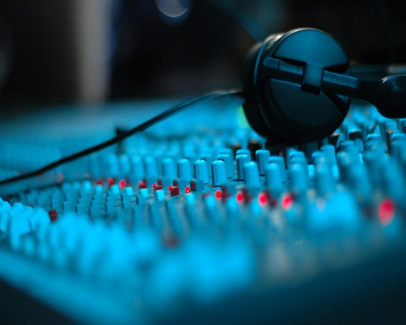 Hậu Nguyễn Studio