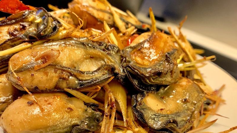 Hàu xào sả ớt