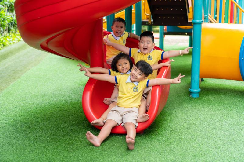 Mầm non quốc tế IVY School