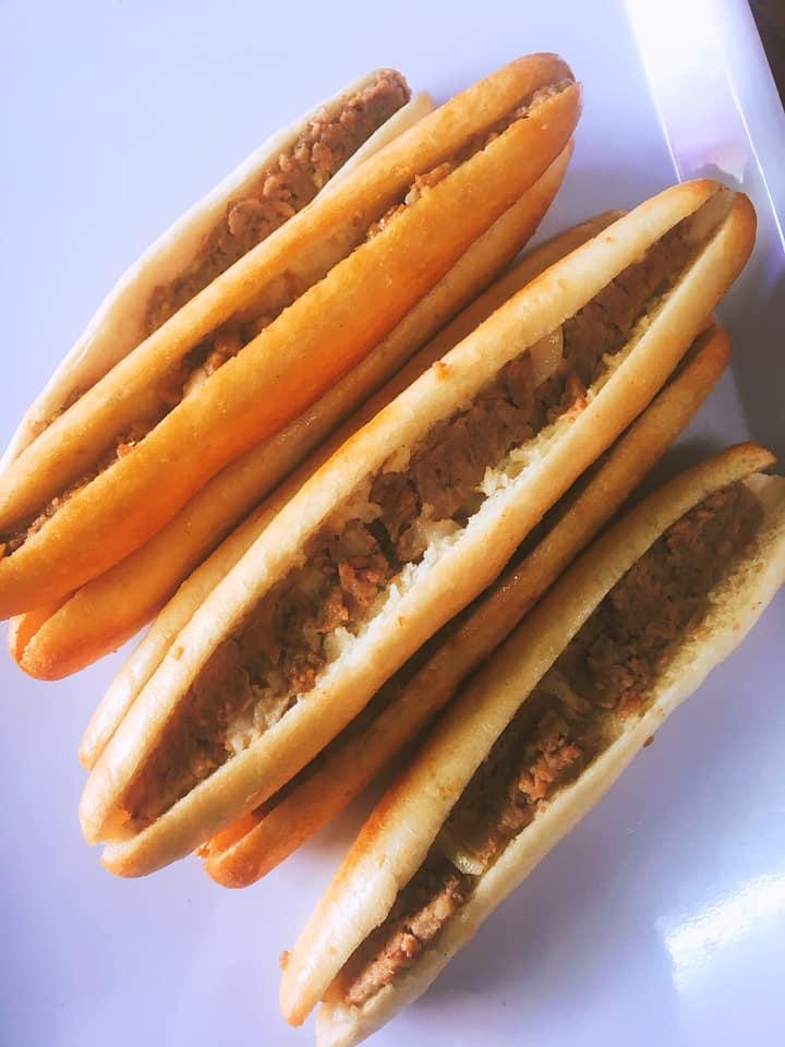 Bánh mì cay Pikachu