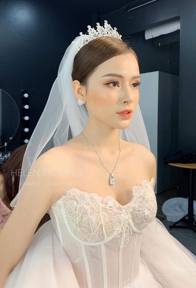 Helen Trương Makeup