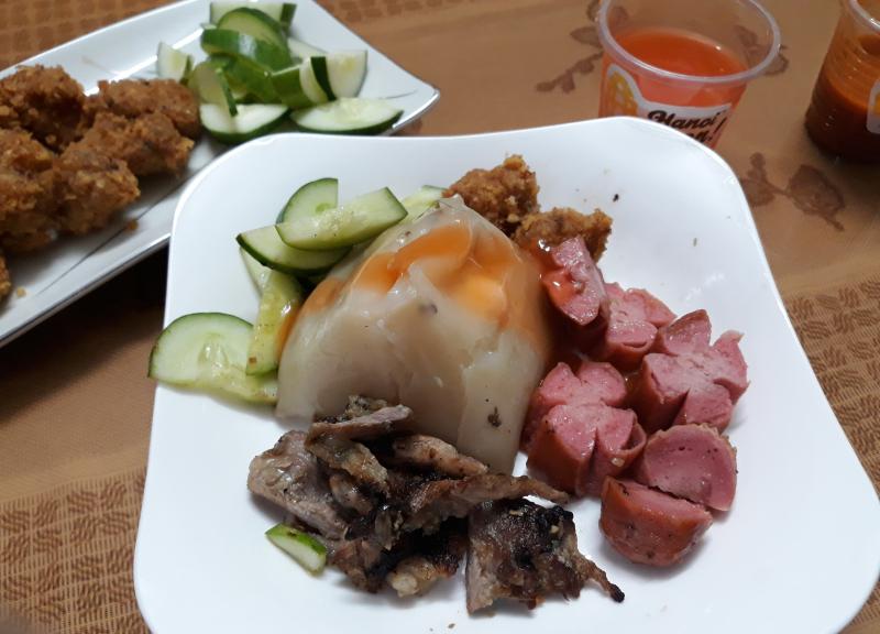 Hẻm Ăn Vặt 243 Tô Hiến Thành - Quận 10