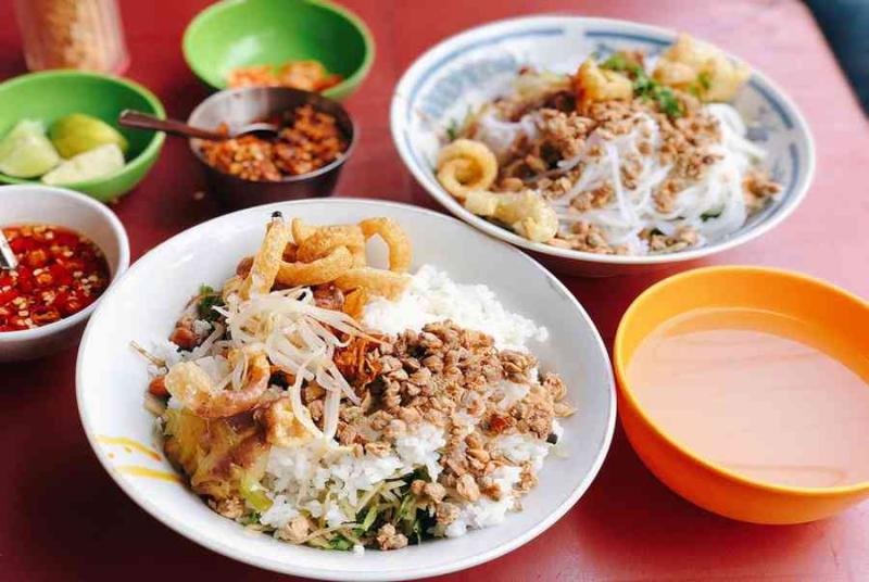 Hẻm ăn vặt khu Công Viên Gia Định