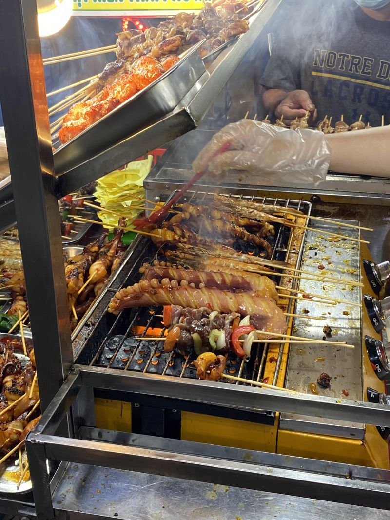 Hẻm Chợ Đêm Ẩm Thực Hồ Thị Kỷ - Quận 10