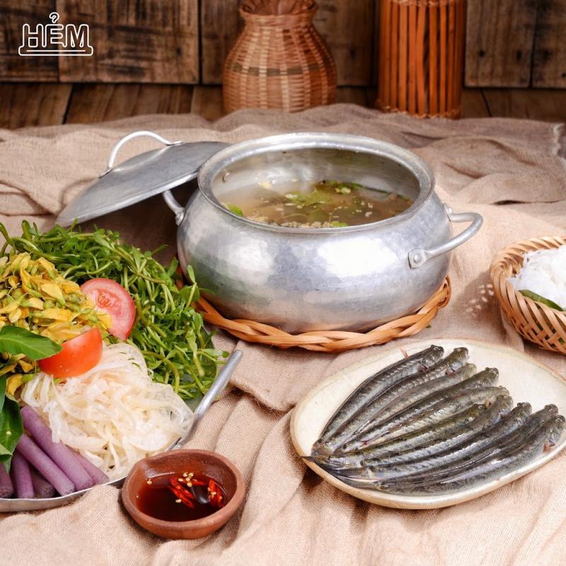 Hẻm Quán