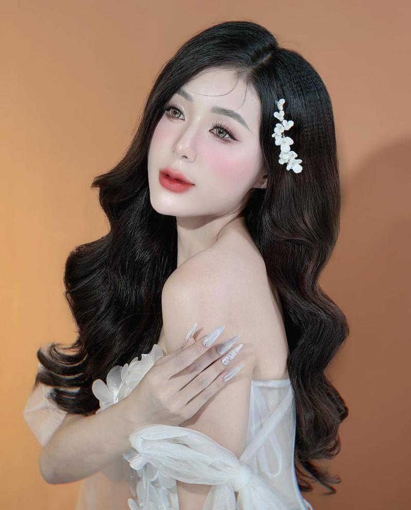 Hiếu Huỳnh Makeup