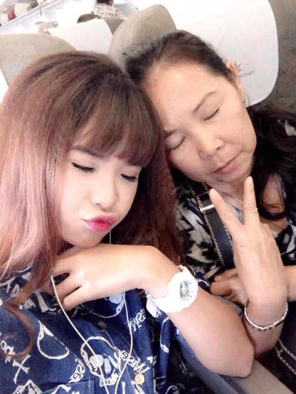 Mẹ là quản lí, kiêm trợ lí và cả bạn thân