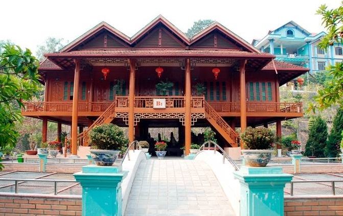 Khách sạn Him Lam